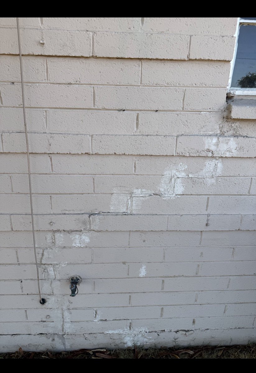 failingbigger's tweet photo. Inspection came back with these two cracks.

Contractor is coming out this week.

If this was a deal you were buying, what’s your next move?

Walk away, negotiate, or keep moving? https://t.co/WLskbqIPII