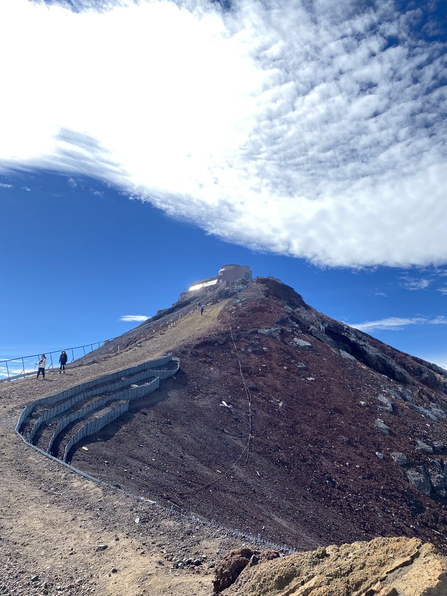 popopopoha's tweet photo. 剣ヶ峰          1430

5回目の富士登山、無事登頂！！ https://t.co/mcI9TWC77I