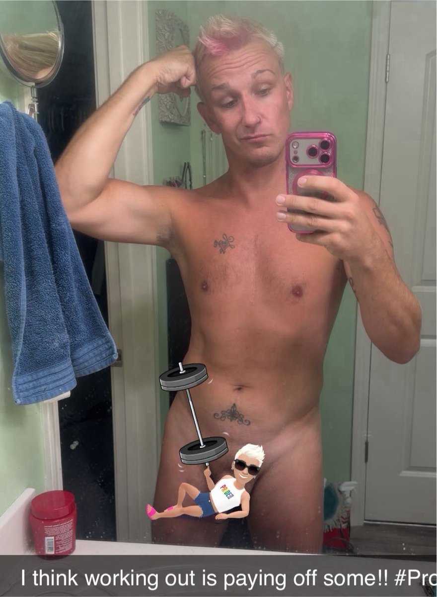 HardNurseLife24's tweet photo. Happy Monday!! Let’s get this work week started!! 
#Gay #GayBoy #GayNurse #Hung https://t.co/bnzfPnH9gJ