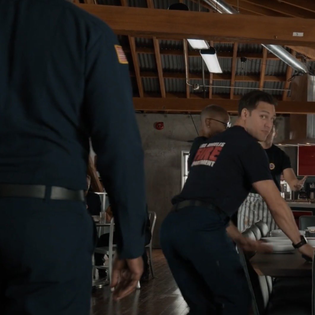 muskaansaysyo's tweet photo. Thinking about Chief Simpson being endeared by Eddie Diass 🍑🤍 https://t.co/sCMdeFcl6z
