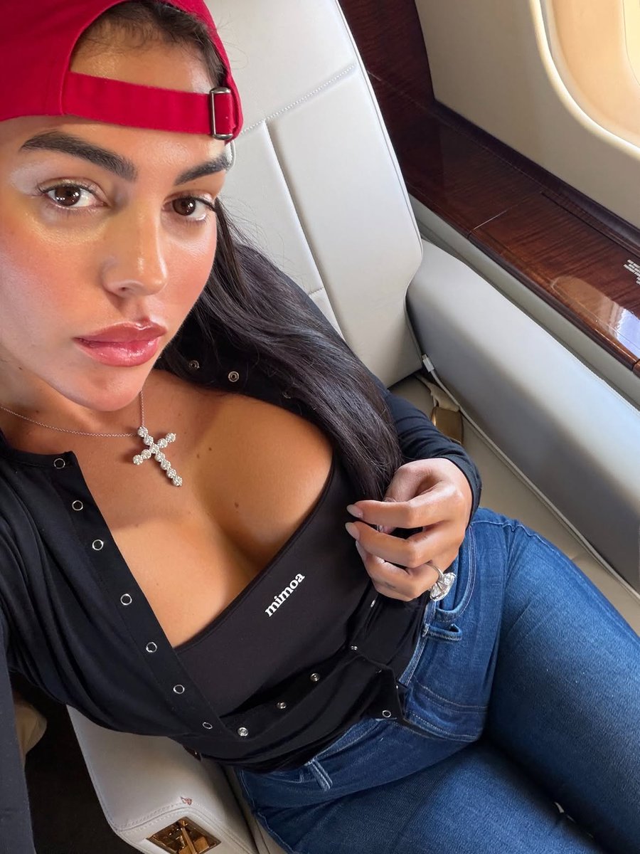 Queengeorgina_'s tweet photo. Queen Georgina ❤️‍🔥👑 https://t.co/wNFSX3n2VG