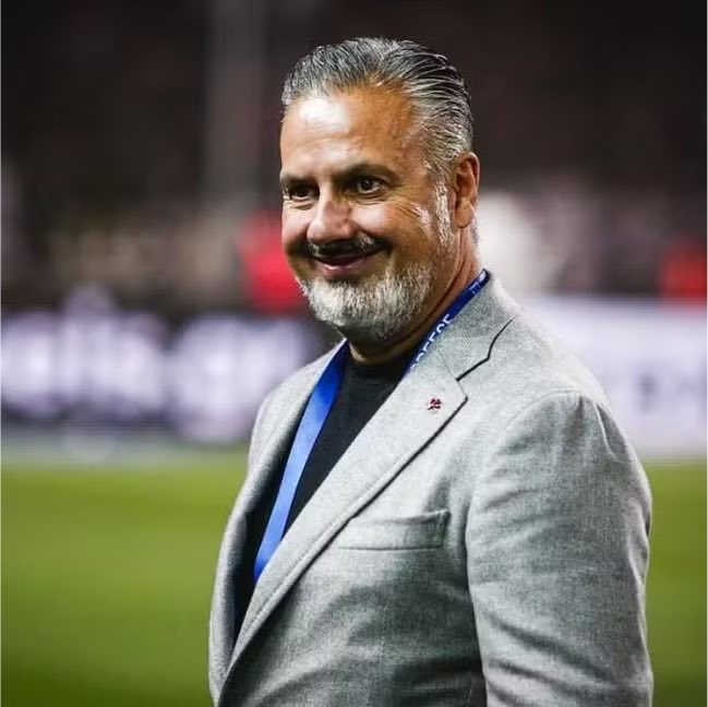 CentralFlaNacao's tweet photo. ⚠️ O meio-campista que o Flamengo está conversando é apenas o Almada.

Não tem “plano B”.
 
🗞️ @PabloRaphaelRUA 
📸 Reprodução https://t.co/nAkyJUehmG