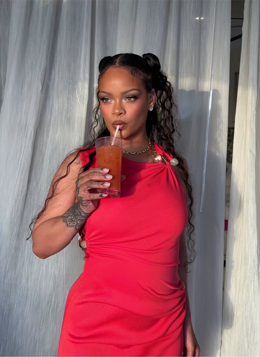 FentyHeadlines's tweet photo. Rihanna at Riot’s Spider-man themed 3rd birthday party in Barbados🕷️❤️

📸: Hector Espinal https://t.co/W8FWqL51Kg