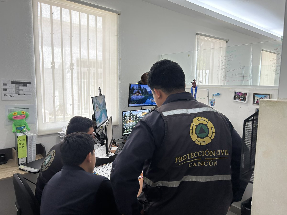 PCivilCancun's tweet photo. 🌟🏢 ¡Iniciamos un nuevo mes con la mejor actitud y el firme compromiso de servir a la ciudadanía!

🤝 Desde nuestras oficinas estamos listos para recibirte, orientarte y apoyarte con tus trámites y servicios. Al mismo tiempo, nuestro personal operativo, guardavidas, 
(1/2) https://t.co/nk5sSH4rng