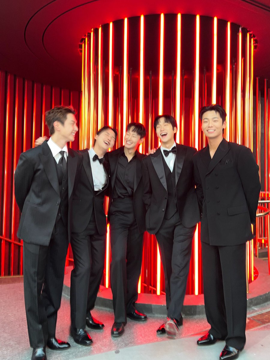 our_now_'s tweet photo. 이런거는진짜내가배우덕질하면서
느낄거라고예상도못하본느낌이라서
무슨콤무슨통이라고해야할지감도안오네 https://t.co/zQZO9ulxDp