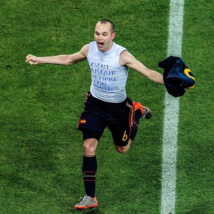 theguy_feranmi's tweet photo. If football had poetry... https://t.co/0jAsr4tDMm