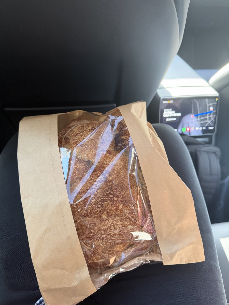 aidan_timmerman's tweet photo. @shensi @jemmamerge @merge_api Providing safe transit for the loaf today https://t.co/wBPdm4ZRjR