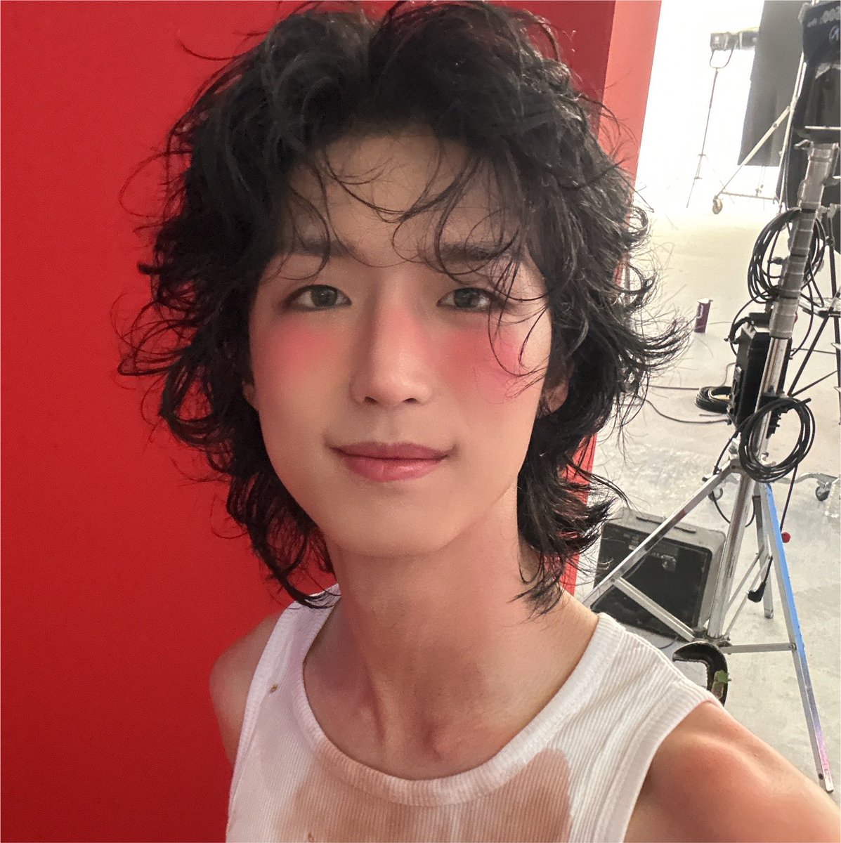 cloooooverH's tweet photo. 블러셔 가득가득 올린 포도🩵 남자아이 https://t.co/YMWaJQAgxB