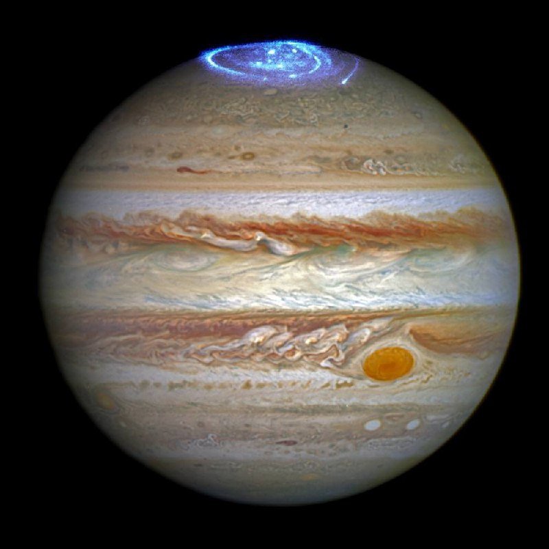 QuarksQuasarsX's tweet photo. A massive light show on Jupiter 🪐

The Hubble Telescope has captured a powerful aurora at the gas giant's north pole. Unlike those on Earth, these displays occur in the ultraviolet range and cover an area many times larger than the entire surface of our planet. https://t.co/YV36PzDKMt