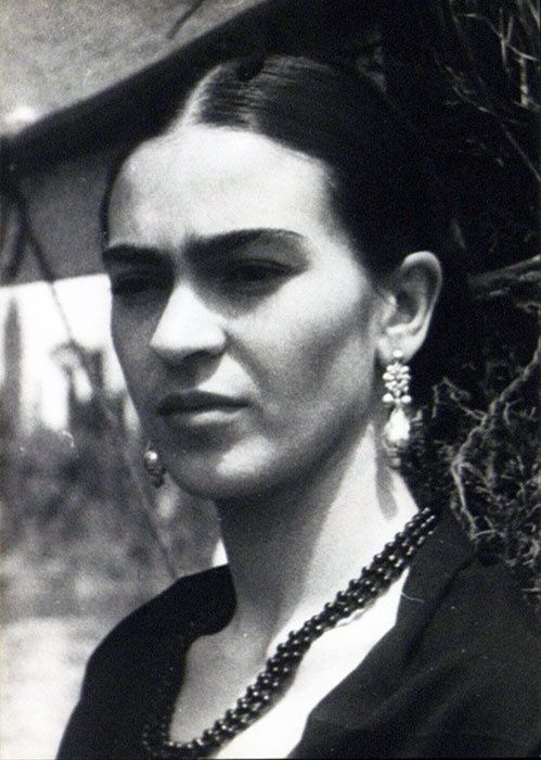 FridaKahlo tweet picture