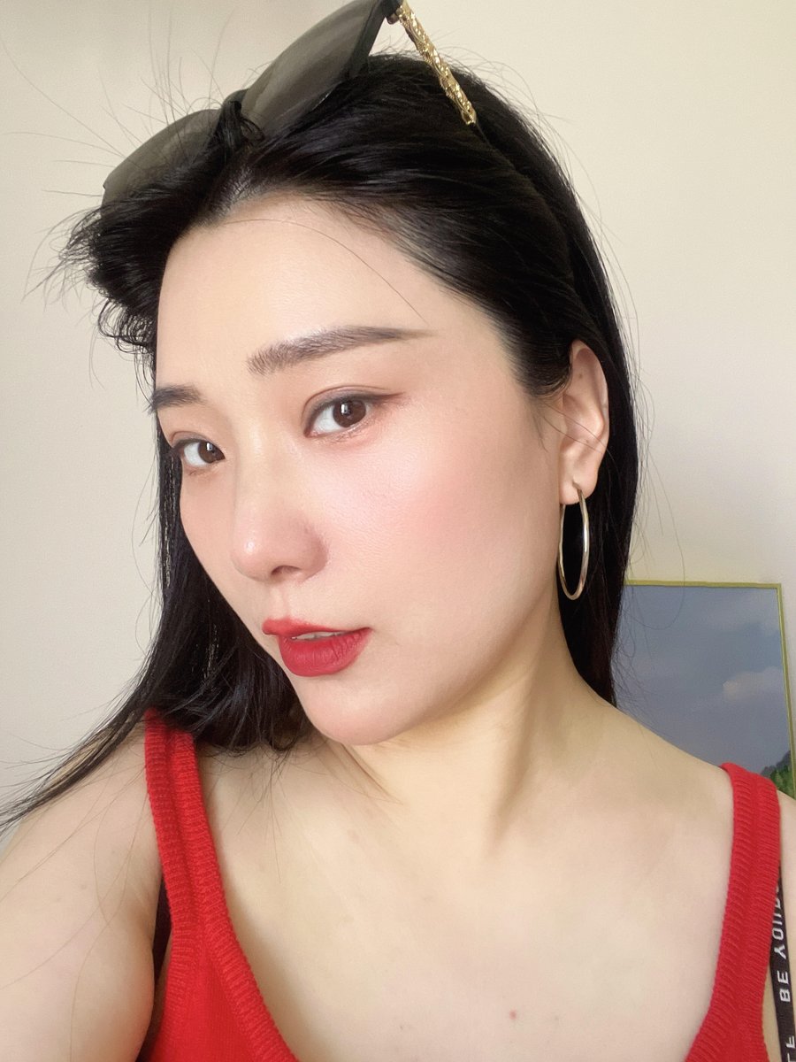 hsy712's tweet photo. 窗外很安静，心里却想找个人聊聊天。 https://t.co/zgGaMQwaBA