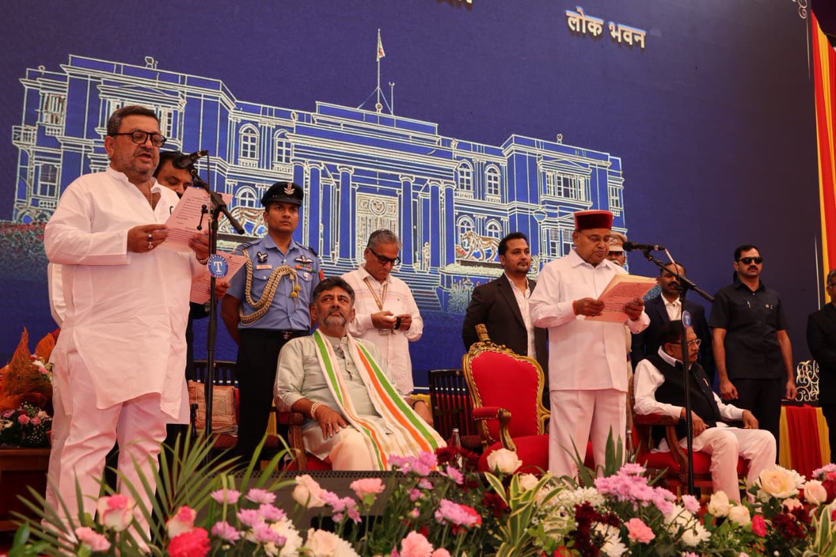 TcGehlotOffice's tweet photo. Hon Governor Shri @TCGEHLOT administered the Oath of Office &amp; Secrecy to the newly inducted Ministers in the Karnataka Council of Ministers at a swearing-in ceremony held at Lok Bhavan, Bengaluru.

CM Shri D.K. Shivakumar, DCM Dr. G. Parameshwara &amp; other dignitaries were present. https://t.co/ijpgLAnx3b