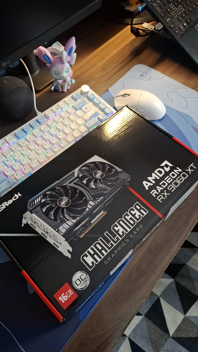 searinaz's tweet photo. meu bebê chegou 😭😭😭😭😭😭😭😭😭😭 https://t.co/JOl1L1LGWe