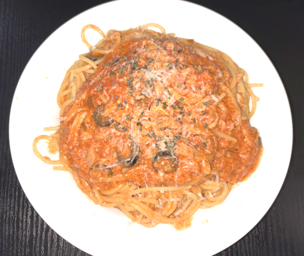 S__360's tweet photo. 結局またパスタに戻る。時間遅くなっちゃったなぁ
ハイボールを飲みつついただきましょう https://t.co/r61Xg6dEXt