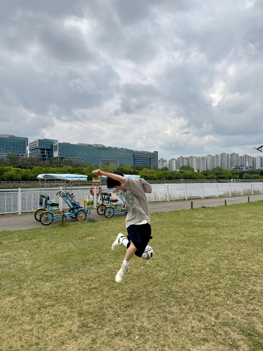 nctwishofficial's tweet photo. 🦭🌳#HAPPYRYODAY Photo by #JAEHEE #NCTWISH https://t.co/VFnvk6O9dM