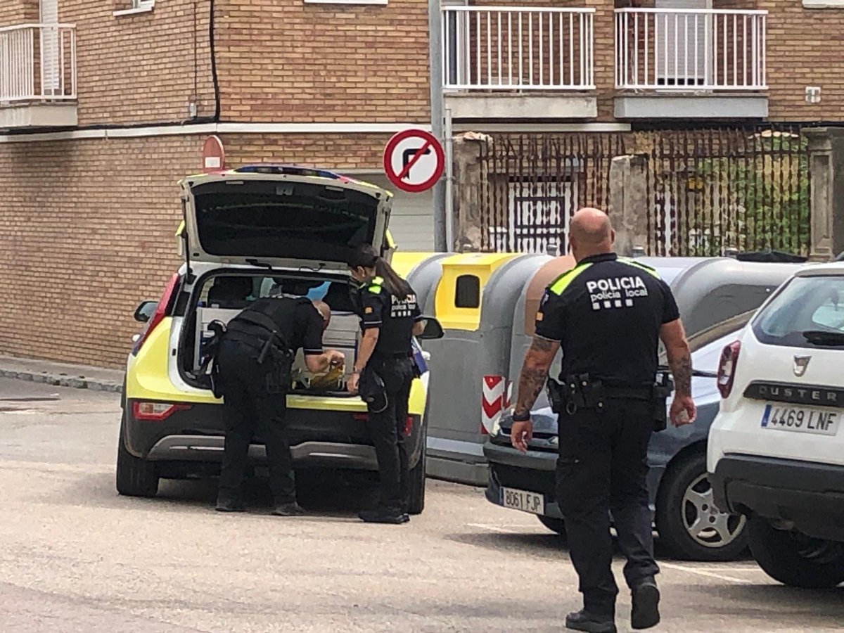 orriolsderipoll's tweet photo. La Policia Local de Ripoll frustra una nova ocupació il•legal.

Treballem per tu.

#GovernemRipoll https://t.co/mnNSev0z7g