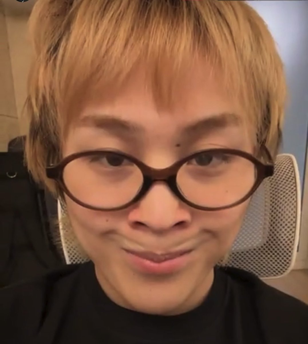 daneosaurx's tweet photo. ㅅㄱㅅㅁ 😼 https://t.co/qjlvhsj6bZ