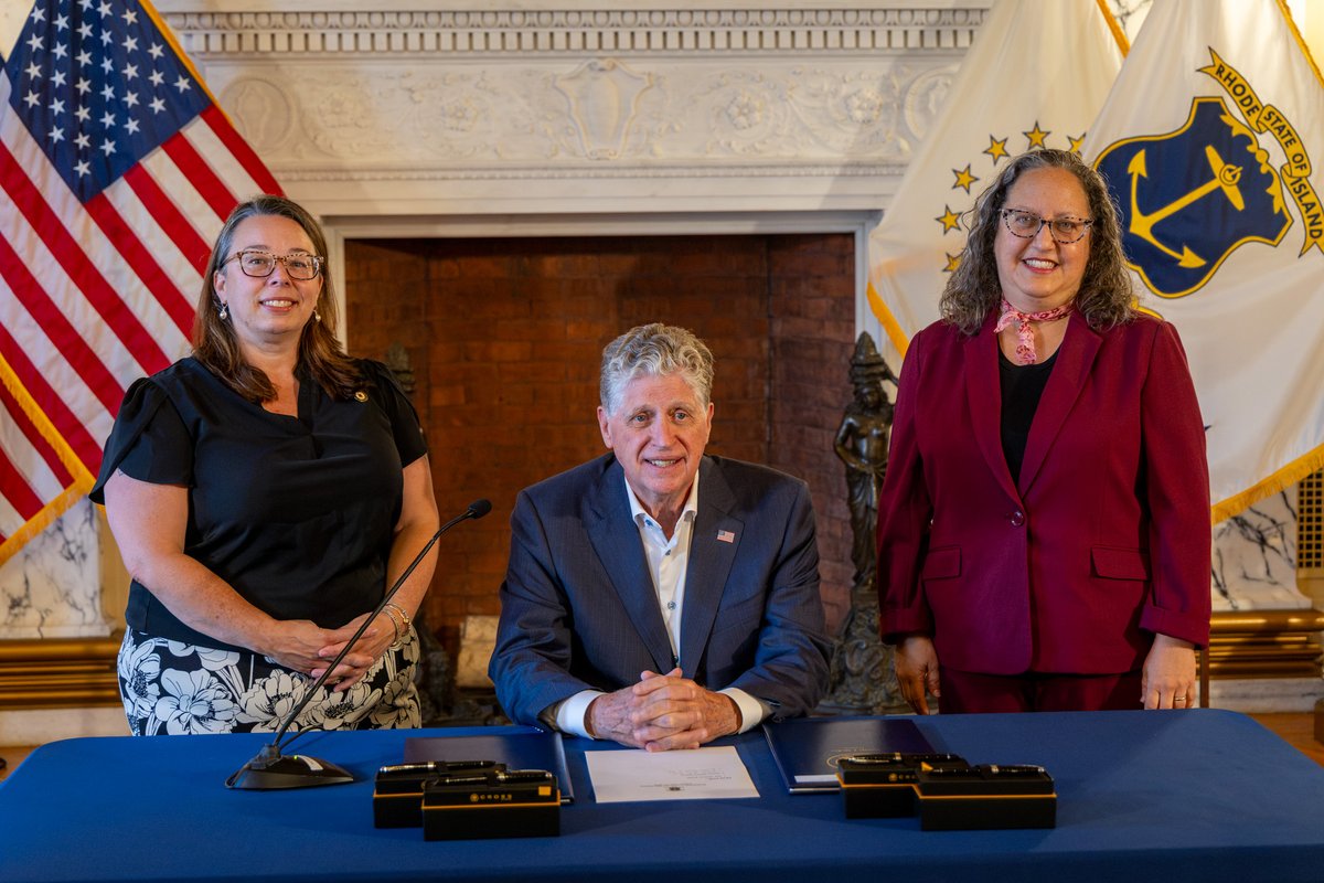RISenate's tweet photo. On Friday, legislation from Sen. Melissa Murray and Rep. Rebecca Kislak was ceremonially signed into law, phasing out dangerous rat poisons that harm wildlife and creating a pilot program to help communities with safer rodent control alternatives.

More: https://t.co/e7a68LETbv https://t.co/xFC9DhCH6e