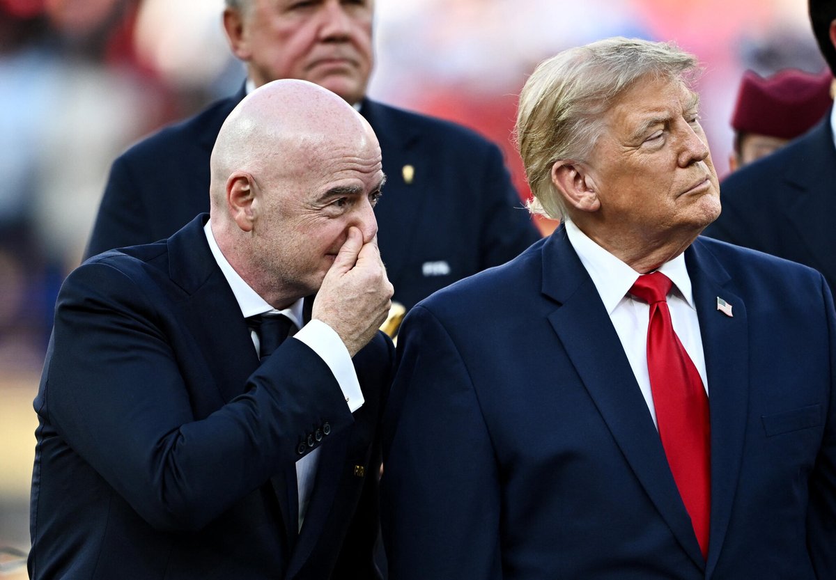 leparisiensport's tweet photo. « Il s’agit de préserver son emploi » : isolé, Gianni Infantino cherche du soutien auprès de Donald Trump, qui ne lui répond pas
➡️ https://t.co/wzmDPX4Cqf https://t.co/Yg9w0DQ0Z5