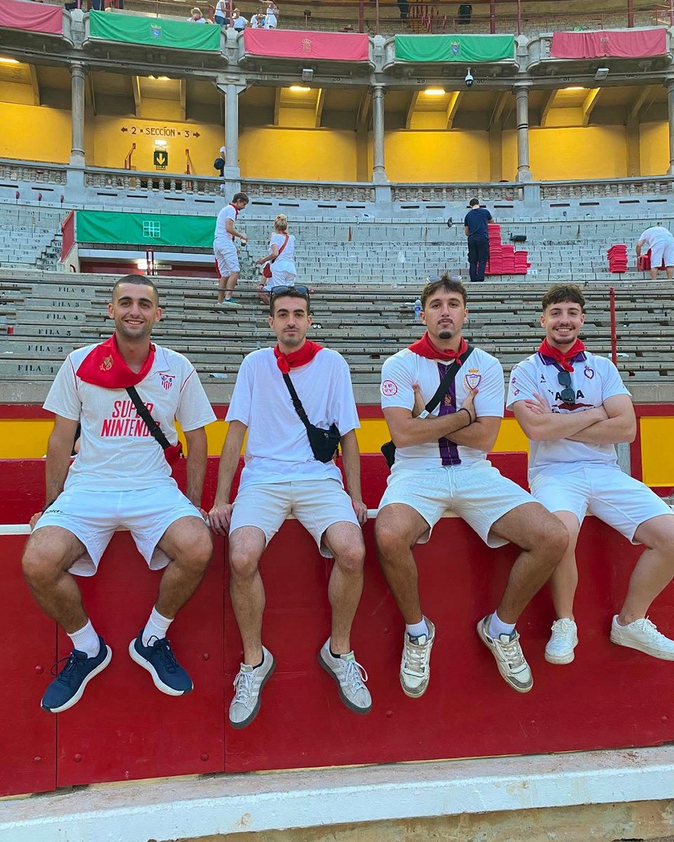 RealJaenCF's tweet photo. 💜 𝙇𝙖𝙜𝙖𝙧𝙩𝙤𝙨 𝙥𝙤𝙧 𝙚𝙡 𝙢𝙪𝙣𝙙𝙤

🌍 Este verano sois muchos los lagartos que estáis viajando… ¡y nos encanta verlo!

👇 ¿Desde dónde nos mandan estas fotos? Te leemos en comentarios

📸 Queremos ver muchas más… mándanos la tuya por privado

#LagartosPorElMundo #RealJaénCF