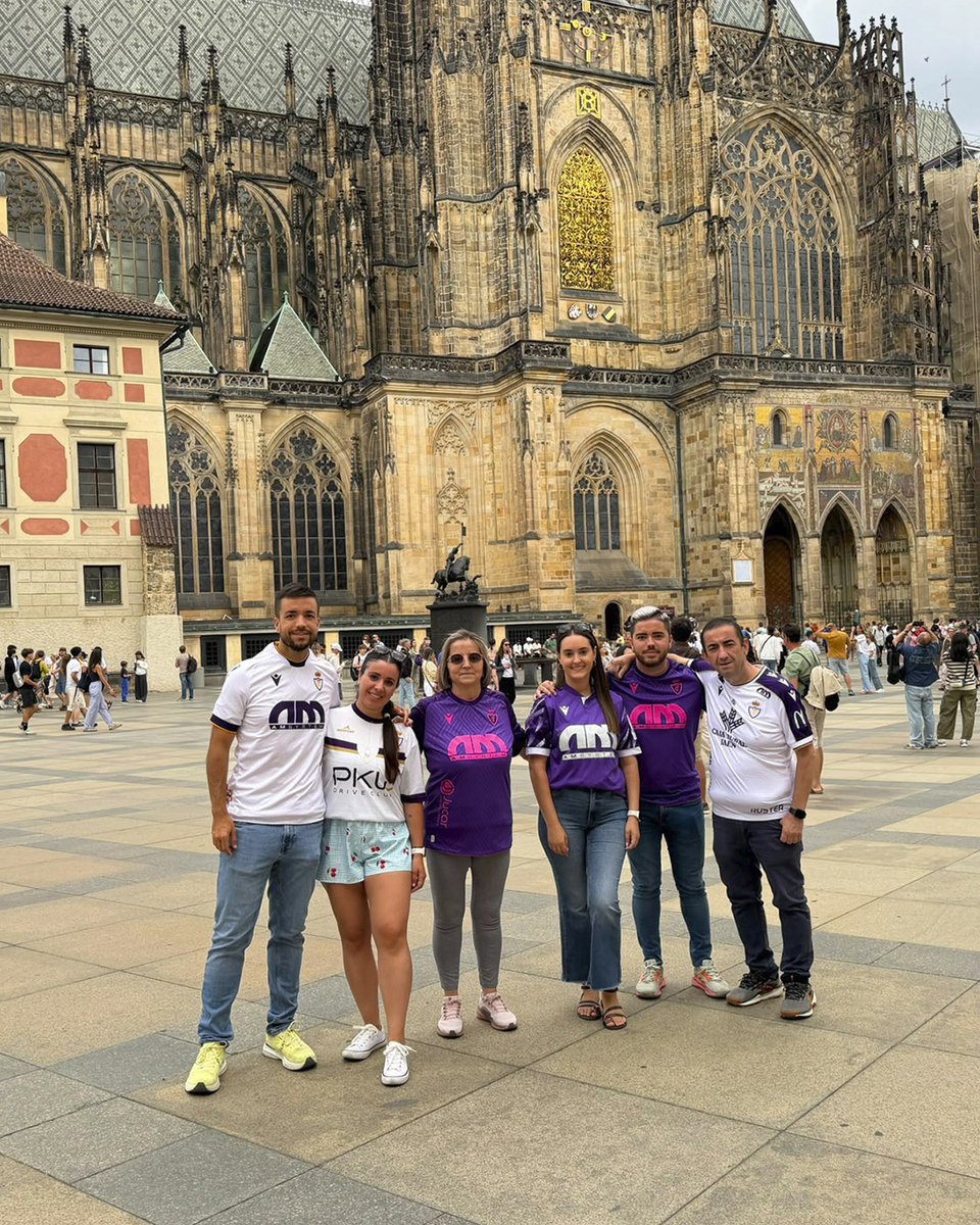 RealJaenCF's tweet photo. 💜 𝙇𝙖𝙜𝙖𝙧𝙩𝙤𝙨 𝙥𝙤𝙧 𝙚𝙡 𝙢𝙪𝙣𝙙𝙤

🌍 Este verano sois muchos los lagartos que estáis viajando… ¡y nos encanta verlo!

👇 ¿Desde dónde nos mandan estas fotos? Te leemos en comentarios

📸 Queremos ver muchas más… mándanos la tuya por privado

#LagartosPorElMundo #RealJaénCF