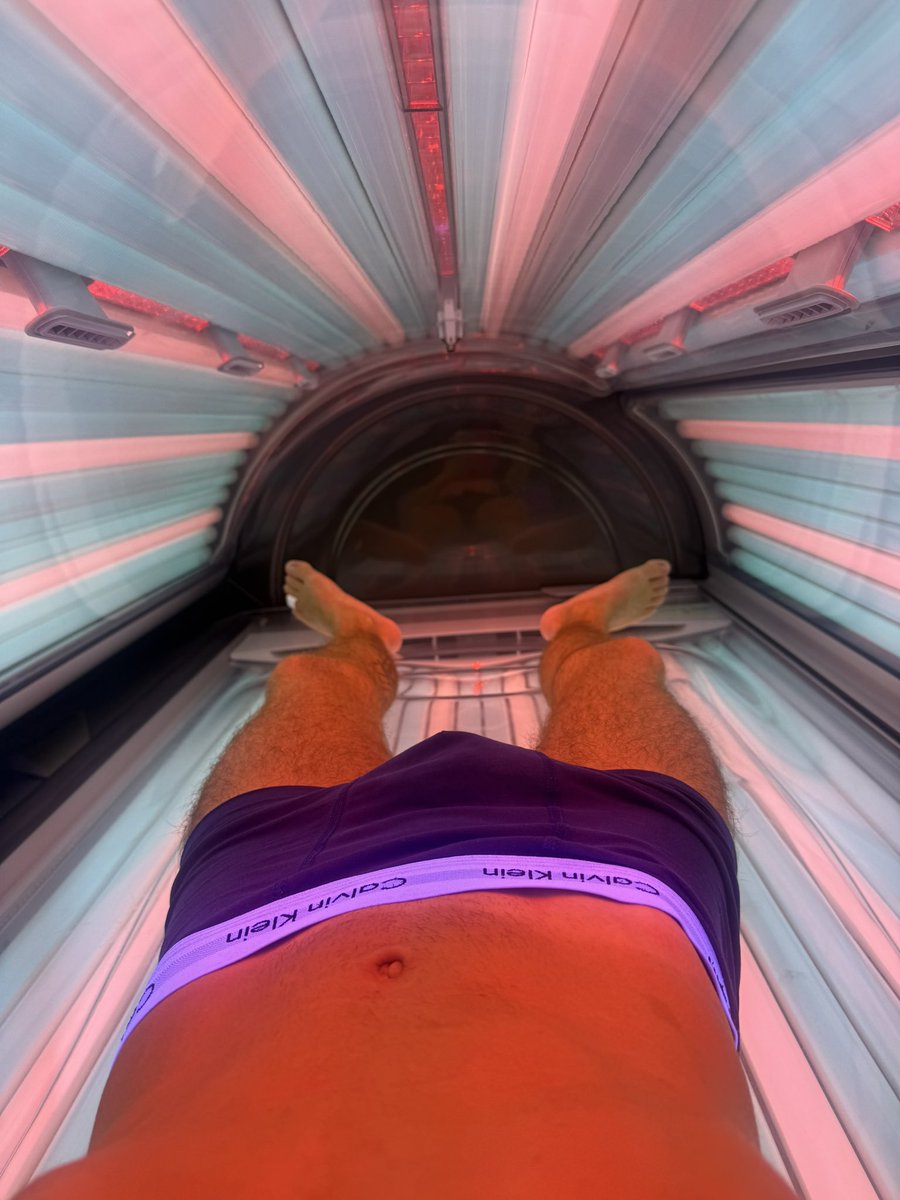jaytwink21's tweet photo. Pretty boys look better with a tan. 😉✨☀️

#twink #gay #sunbed #onlyfans #calvinklein https://t.co/FHwnzJTQkv
