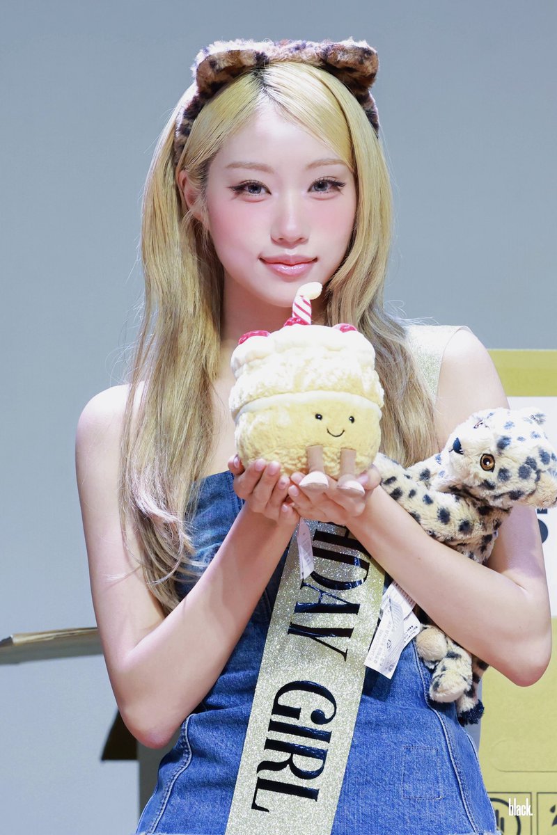 black_0804's tweet photo. 세상에서 제일 행복한 생일 보내!🩵
#HAPPYJUNGEUNDAY
#GoldenAugustWithJungeun
#쩡으니_생일이_왔쩡 https://t.co/DJ0RqikXt2