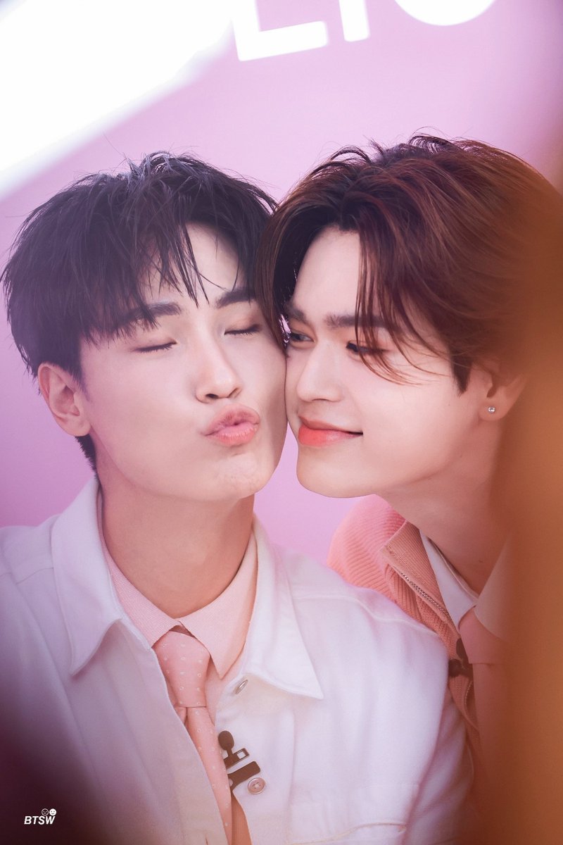 bbbittersweettt's tweet photo. คนที่กำไรในทุกงาน

 ﾟ⋆☼ #JuniorMark #จูเนียร์มาร์ค ⋆｡☾ 
#junniorrs @jnnrrs ☼⋆
#markjrtn @Markjrtn ⋆☾ https://t.co/8mZ4TINPEn