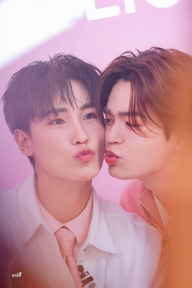 bbbittersweettt's tweet photo. คนที่กำไรในทุกงาน

 ﾟ⋆☼ #JuniorMark #จูเนียร์มาร์ค ⋆｡☾ 
#junniorrs @jnnrrs ☼⋆
#markjrtn @Markjrtn ⋆☾ https://t.co/8mZ4TINPEn