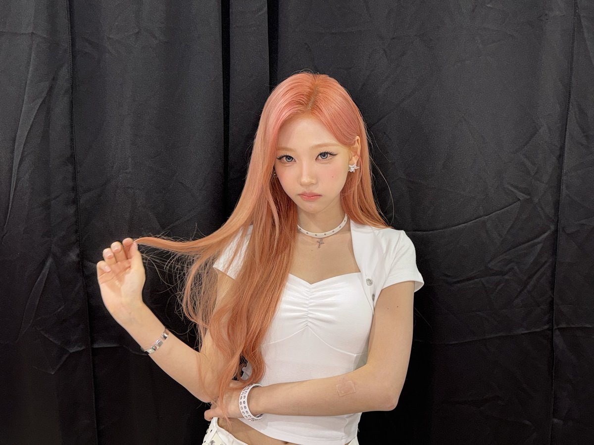 krvimstella's tweet photo. Standing by for a lil while, playing with my hair while everything around me faded into the background. The all-white fit, peachy hair, and soft glam pulled the whole vibe together, making the moment feel clean, dreamy, and lowkey effortless. https://t.co/5v6Ae71hpK