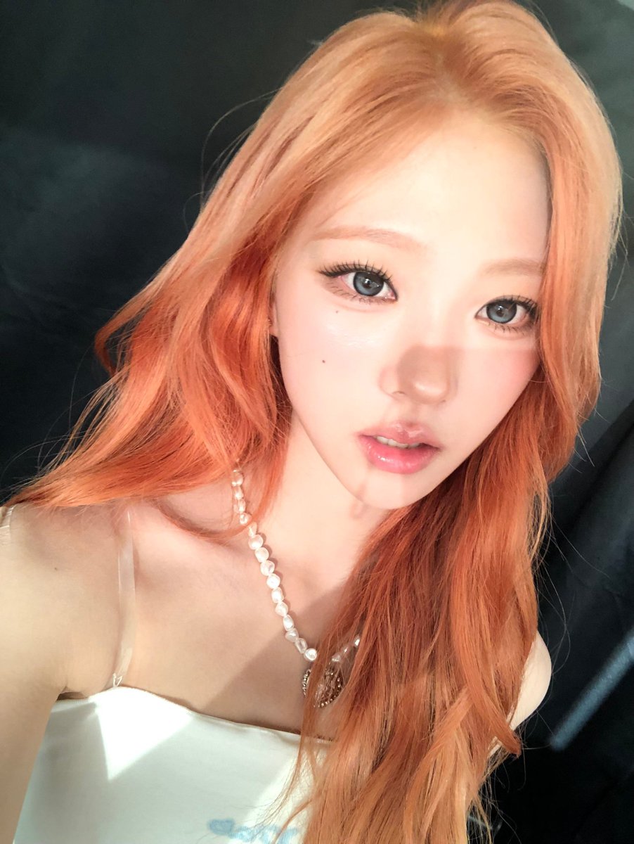 krvimstella's tweet photo. Watching the sunlight hit my face while every lil glow made the whole moment feel extra dreamy. The soft white fit, peachy hair, and pearl necklace tied everything together, giving me that effortless vibe I'd wanna keep on repeat. https://t.co/fKaRoBpCPV