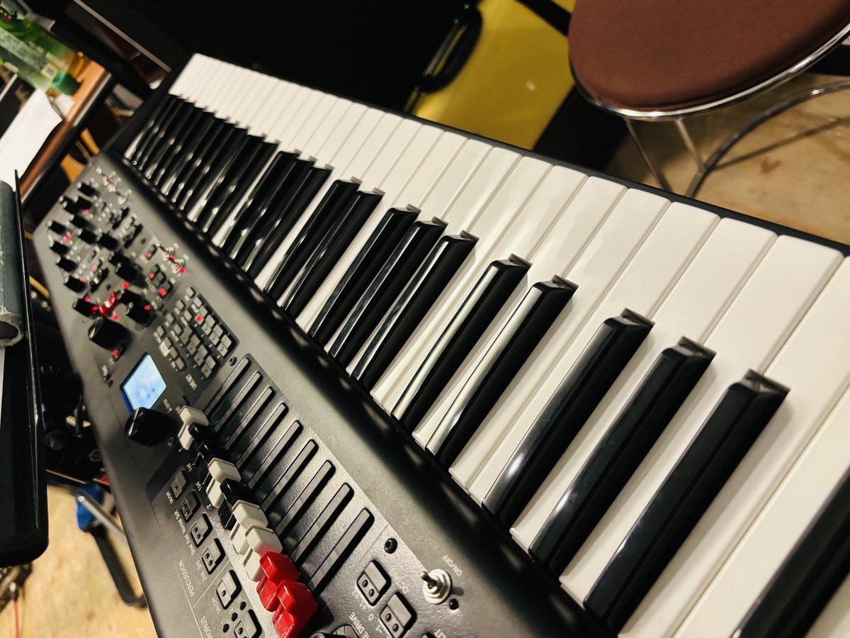 makinoko9910's tweet photo. 今日はリハからの、グループレッスン！！
いっぱい鍵盤さわった！🎹✨️
みんなと久しぶりに音出して、体めっちゃ動かした🔥

来る8/9のライブでサポートに出させていただきます！🏮
ぜひぜひ遊びに来てください！🙈♡
チケット予約はこちらから↓↓↓
https://t.co/WGStOKWcNb https://t.co/yRo7Oki0C2