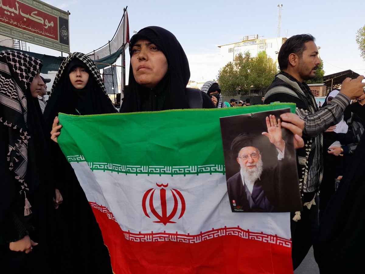 AIi9vxfa's tweet photo. پیاده روی اربعین امسال به نیابت امام ش.ه.ی.د

#یا_لثارات_الحسین
#روایت_مقاومت https://t.co/XEtbbjepOo