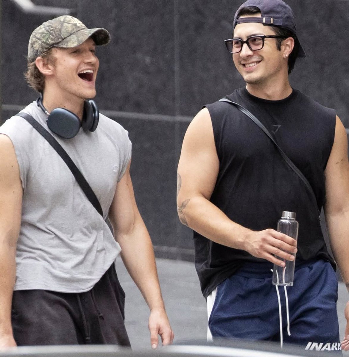 dearhudcon's tweet photo. THE SMILES😭😭😭😭 https://t.co/Abk3PHoFjU