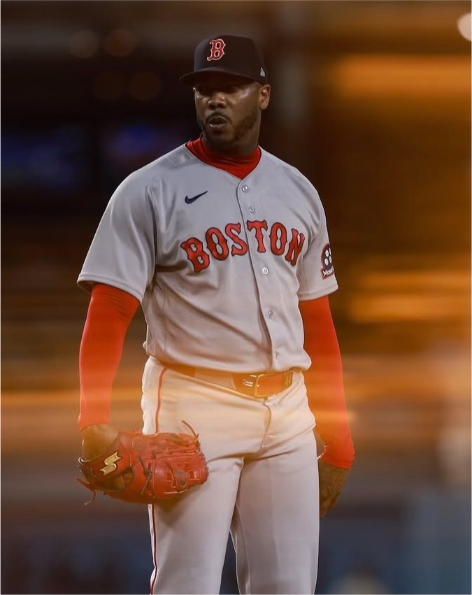 BOSSportsGordo's tweet photo. Aroldis Chapman has won the AL Reliever of the Month Award.

He was 10/10 in save chances and recorded a 0.75 ERA for the Red Sox in July. https://t.co/MLYafiIfaD