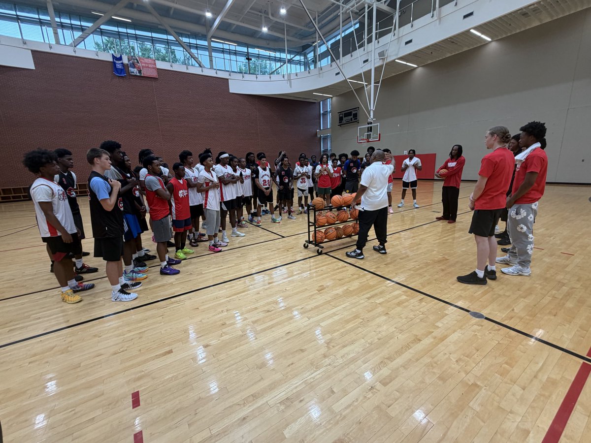 wssumbasketball's tweet photo. We want to thank everyone for coming out to our Elite Camp yesterday! We enjoyed watching some future rams! #WSSU #wssumbb #ramily https://t.co/TJNGAJBgBw