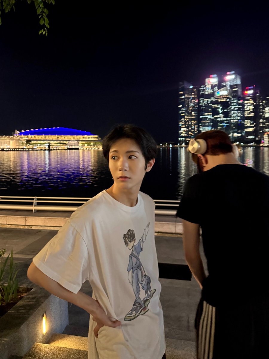 midorinostar's tweet photo. 그리고 김대영 사진 잘 찍는 거 알고 있었는데 이건 진짜 goat하다
히로세 실물을 담아냄 https://t.co/SIonrkRmZo