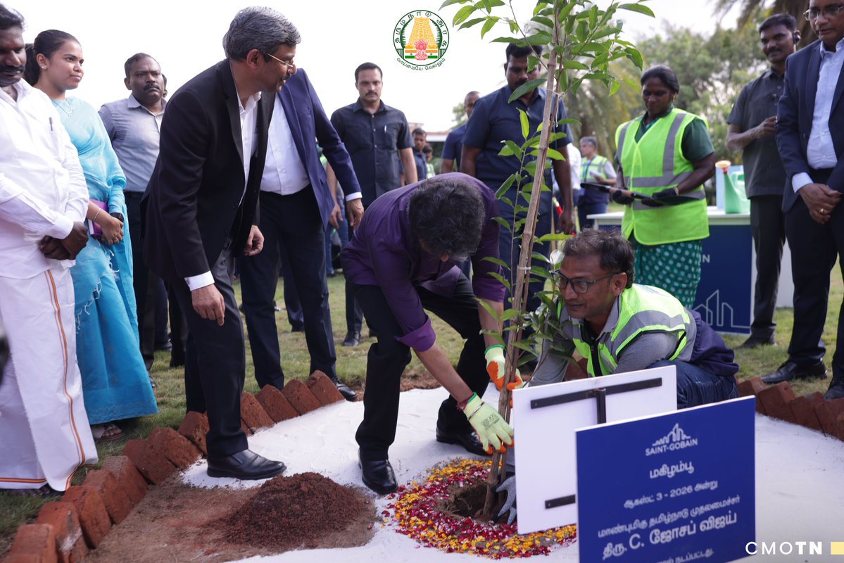 CMOTamilnadu's tweet photo. மாண்புமிகு தமிழ்நாடு முதலமைச்சர் திரு.ச.ஜோசப் விஜய்  அவர்கள் இன்று (3.8.2026) காஞ்சிபுரம் மாவட்டம், ஸ்ரீபெரும்புதூர், சிப்காட் தொழிற்பூங்கா வளாகத்தில் அமைந்துள்ள செயின்ட்-கோபைன் கண்ணாடி தயாரிப்பு நிறுவனத்திற்கும், ஒரகடம் சிப்காட் தொழிற்பூங்கா வளாகத்தில் அமைந்துள்ள ரெனால்ட் கார் உற்பத்தித் தொழிற்சாலைக்கும் நேரில் சென்று அதன் செயல்பாடுகளை பார்வையிட்டார்.  மேலும், ஒரகடம் சிப்காட் தொழிற்பூங்கா திட்ட அலுவலகத்தில் மேற்கொள்ளப்பட்டுவரும் திட்டப் பணிகள் குறித்து ஆய்வு செய்தார்.  
#CMJosephVijay‌
