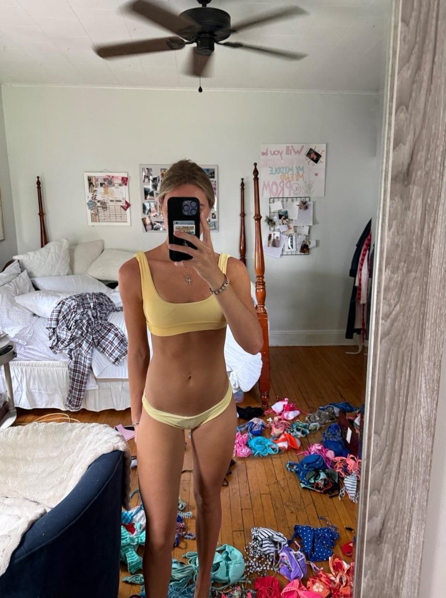 DepopBopzz's tweet photo. Yellow bikini https://t.co/cldGr4OvqY