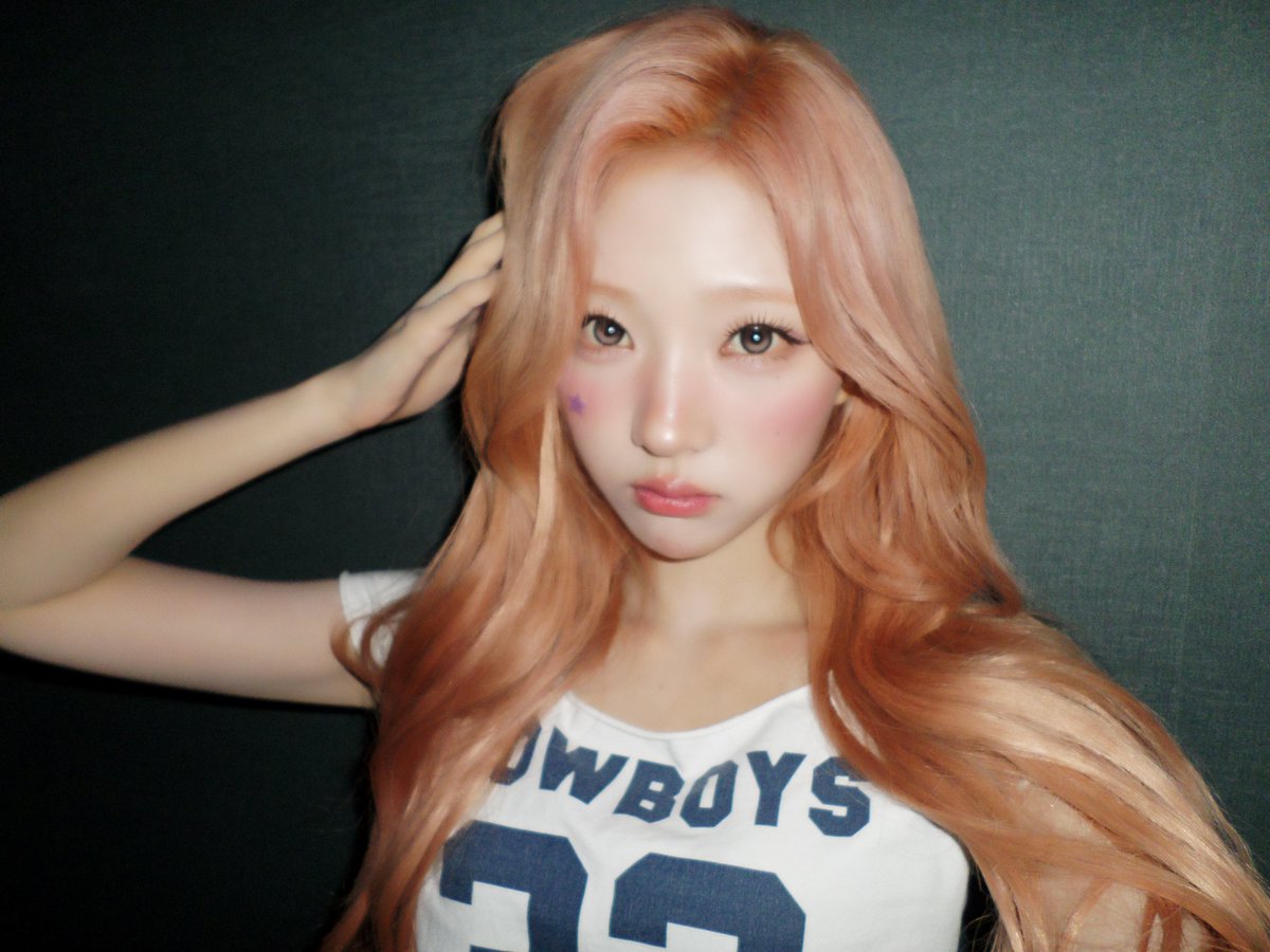 krvimstella's tweet photo. Playing around with the flash while the dark background made every lil detail hit way harder. My peachy hair, oversized tee, and tiny pop of color on my cheek gave the whole vibe that cute, playful energy I'd keep coming back to. https://t.co/OvdW82S7OD