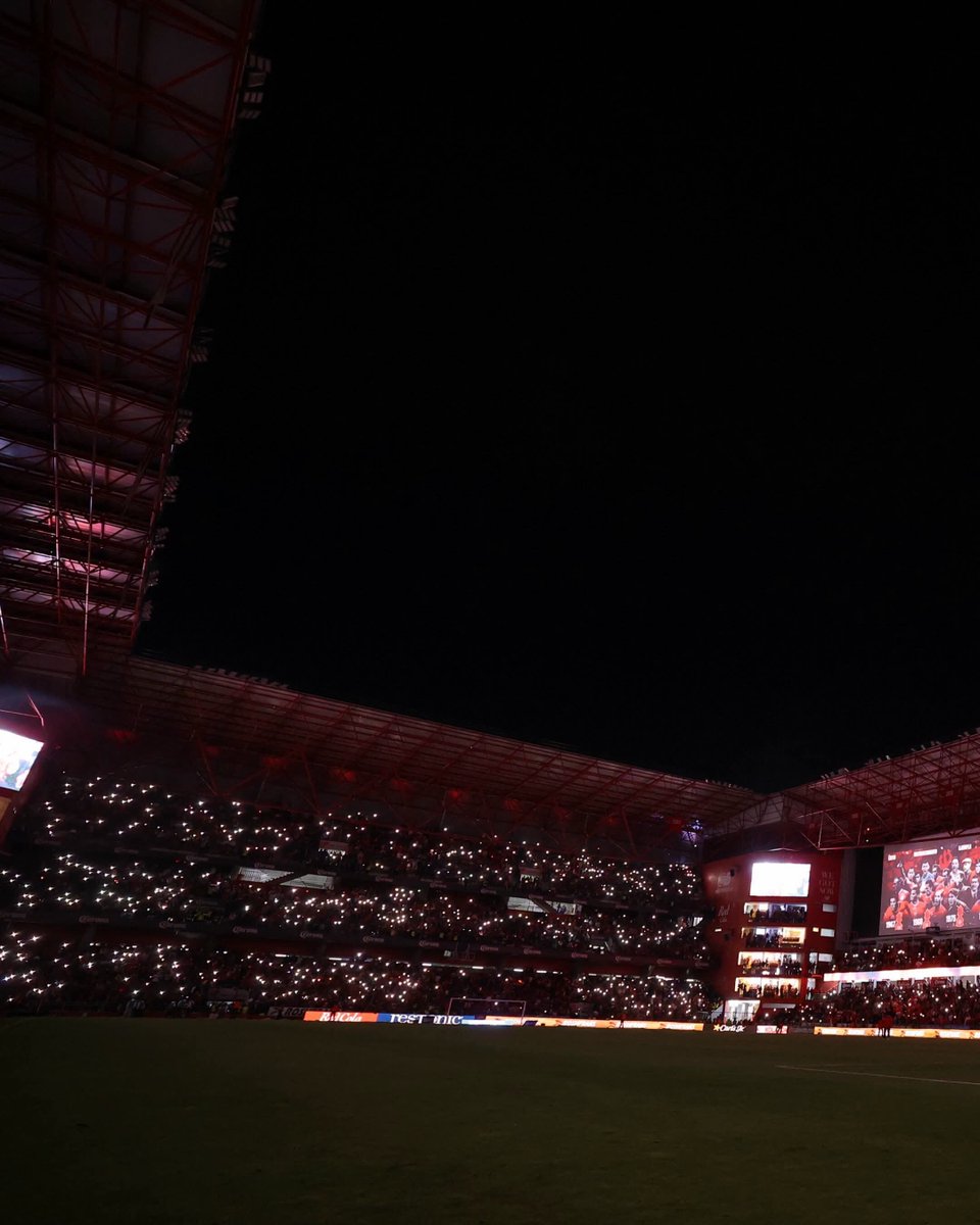 EstadioToluca's tweet photo. ¿Qué les pareció la proyección de nuestro nuevo mural?

Solo algunos Diablos que nos dieron la grandeza de tener 12 títulos del fútbol mexicano: 1967 ⭐️ 1968 ⭐️ 1975 ⭐️ 1998 ⭐️ 1999 ⭐️ 2000 ⭐️ 2002 ⭐️ 2005 ⭐️ 2008 ⭐️ 2010 ⭐️ 2025 ⭐️ 2025 ⭐️.

#SomosToluca https://t.co/NvMWHEHBpJ