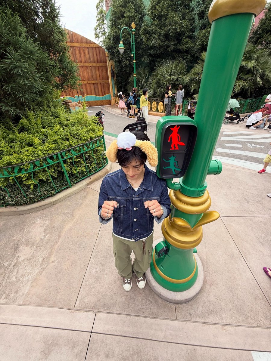 srhneric's tweet photo. What a lovely day at Disneyland! https://t.co/yVKeFEObYd