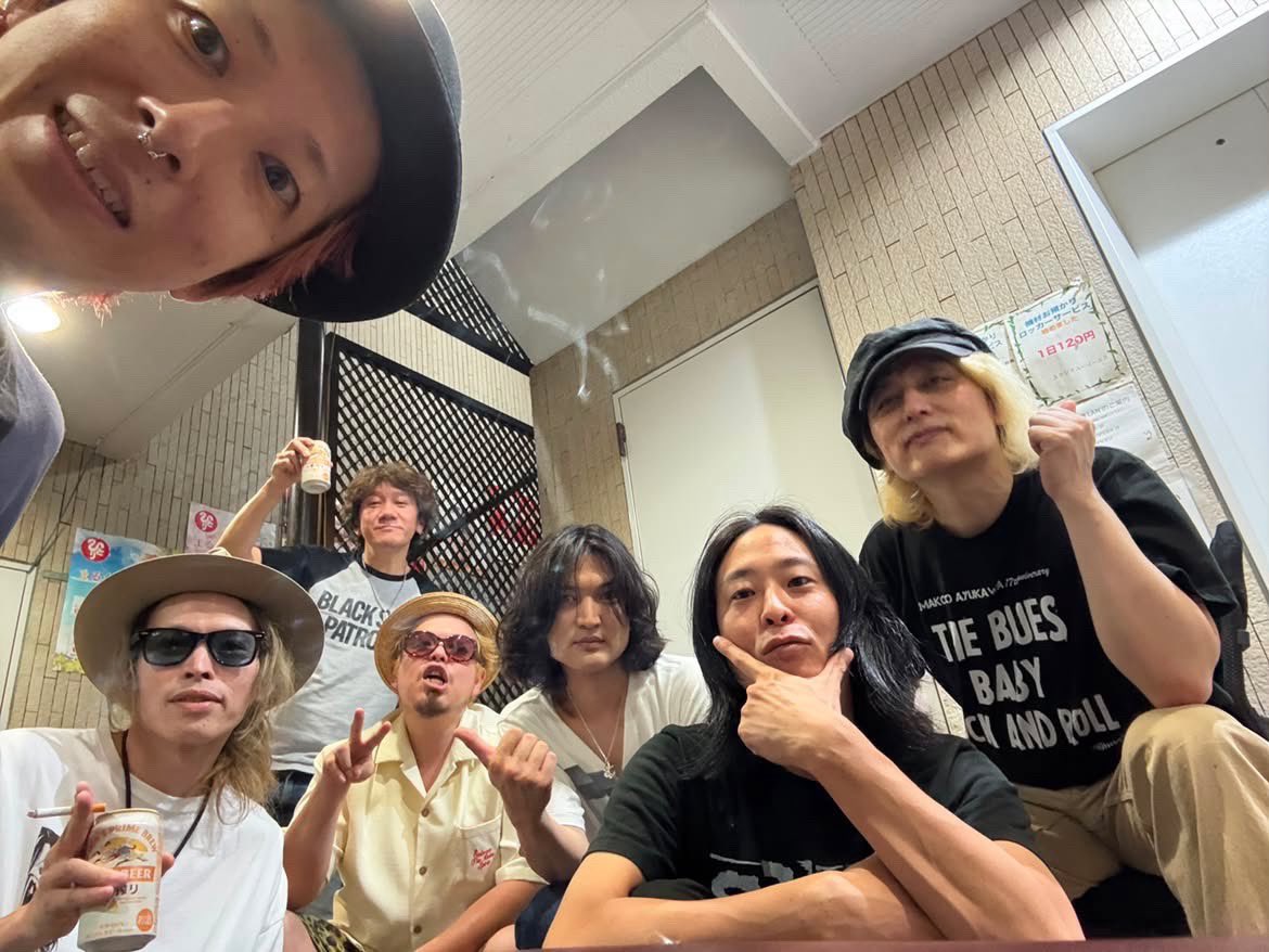 shoheyholetsgo's tweet photo. REC DAY 7、最終日。

仲間たちのサポートもあって無事REC終了。

ケンちゃん、ヨゴたんありがとう。
ひのやんと伊藤ちゃんもまた一緒に作品を作れて嬉しかった。

燃やし尽くしたし燃え尽きた。

ここからはRECエンジニアであり5人目のBSP・馬場誠によるババマジ(馬場マジック)タイムが始まる。 https://t.co/DzZ38RvuwT