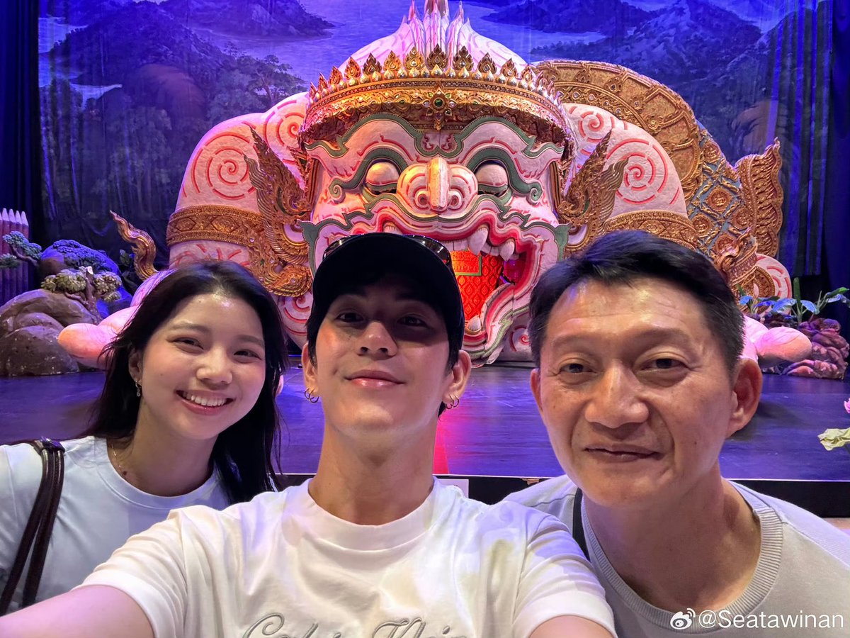 talatannt's tweet photo. น้องซีไปเดินเที่ยวกับปะป๊า พี่สาว 🥺🤲🏻

#sea_tawinan https://t.co/mC3105vgU6