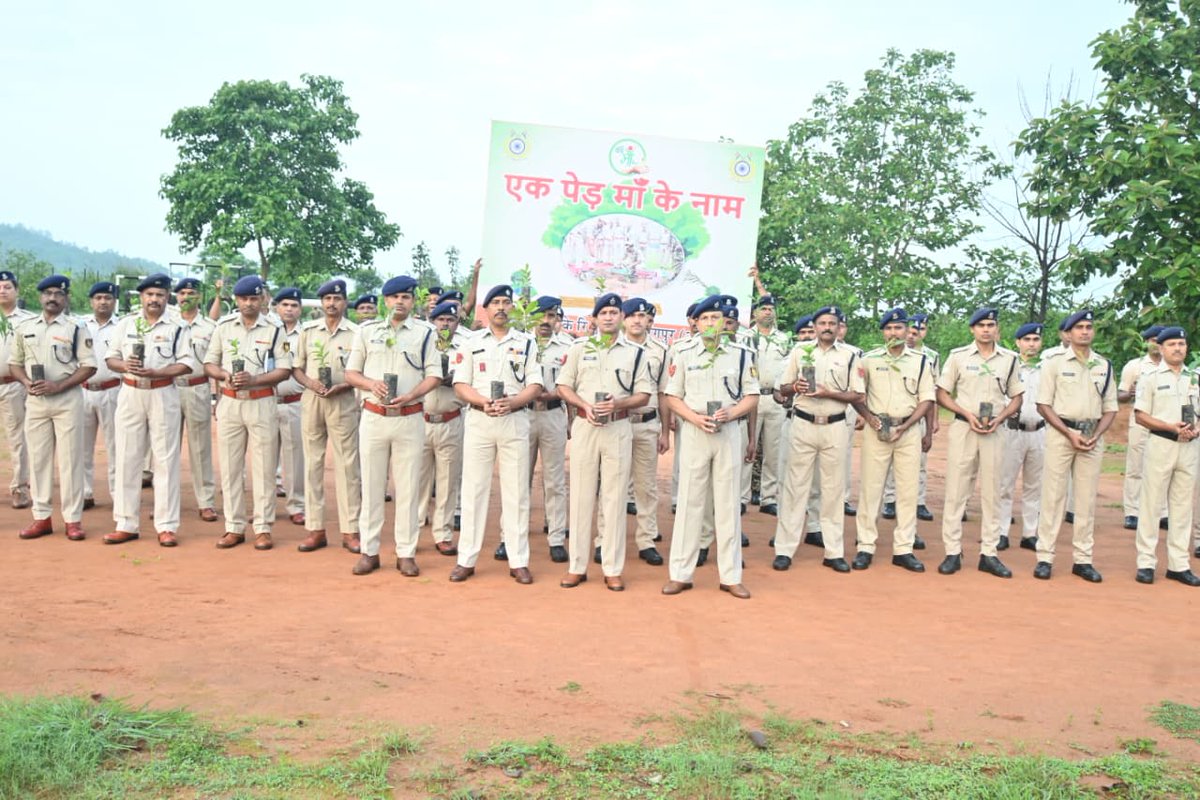 12Crpf's tweet photo. A mass level plantation drive has been organized by the 12 Bn CRPF at the unit HQ Nabarangpur in the honourable presence of Sh. Rajesh Kumar, 2-I/C 12 Bn CRPF. Few glimpses are attached below
@crpfindia @OdishaSector @gccrpfsbp https://t.co/dSDG0yekYR