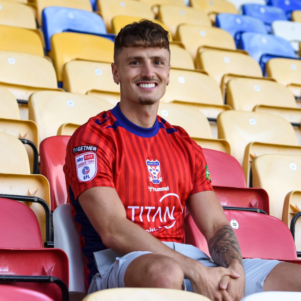 YorkCityFC's tweet photo. York City are thrilled to announce the signing of defender Harry Boyes, who joins the Minstermen from Southend United for an undisclosed fee.

#YCFC🔴🔵