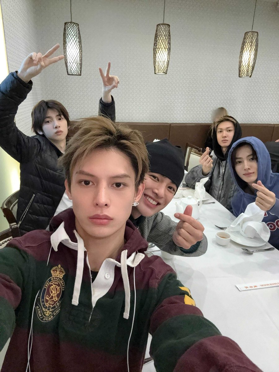 breei00's tweet photo. 난 제임스가 위버스에 올려주는 팀 코르티스를 너무사랑함 https://t.co/pCIiwfdFhH
