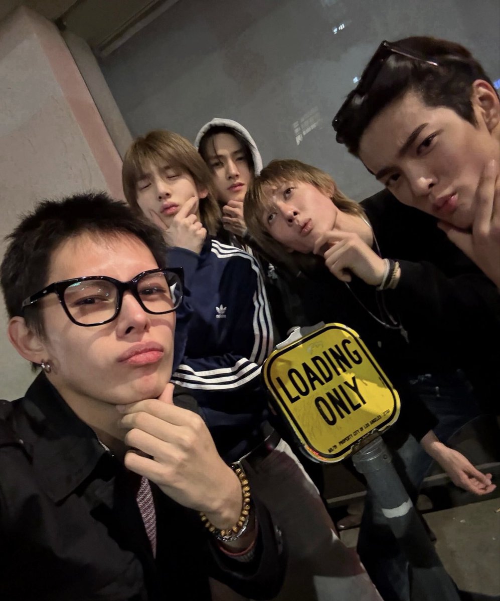 breei00's tweet photo. 난 제임스가 위버스에 올려주는 팀 코르티스를 너무사랑함 https://t.co/pCIiwfdFhH