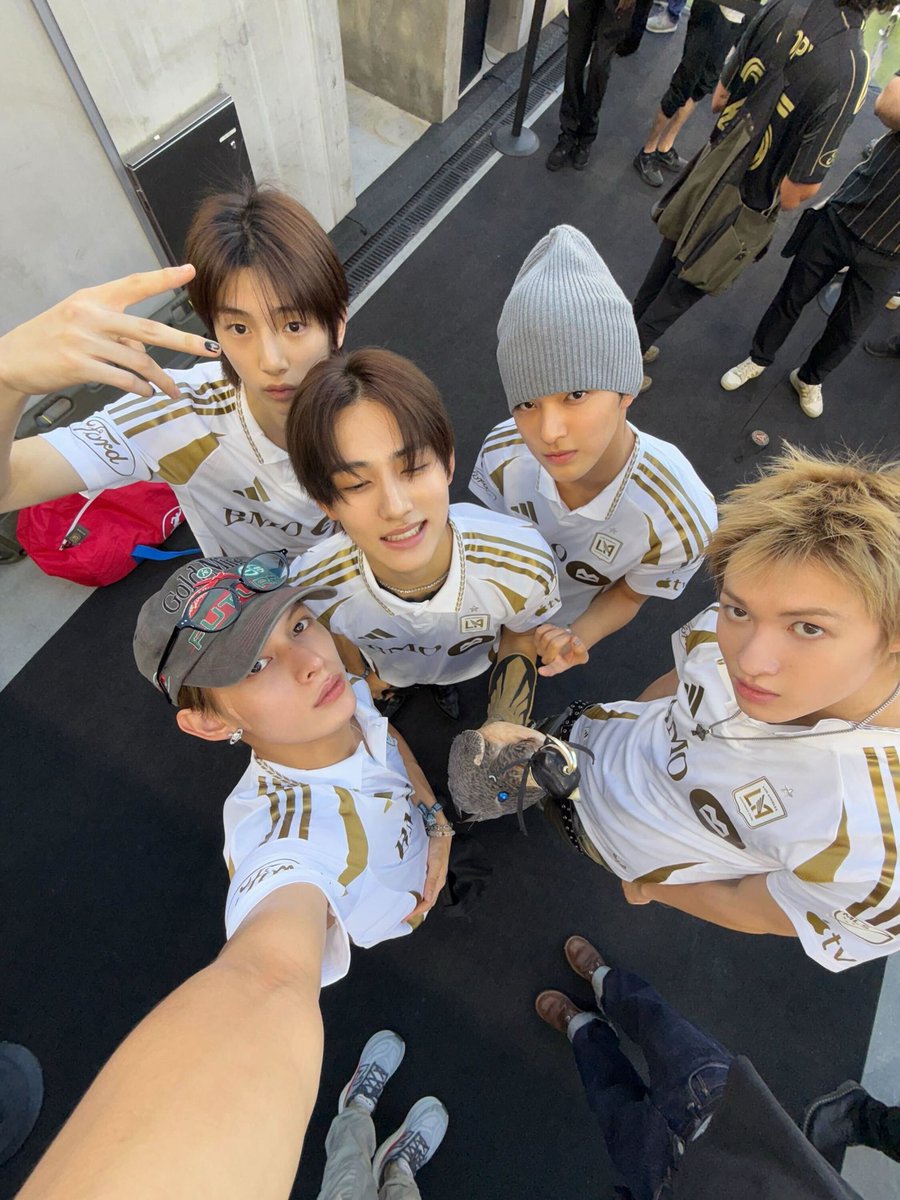 breei00's tweet photo. 난 제임스가 위버스에 올려주는 팀 코르티스를 너무사랑함 https://t.co/pCIiwfdFhH