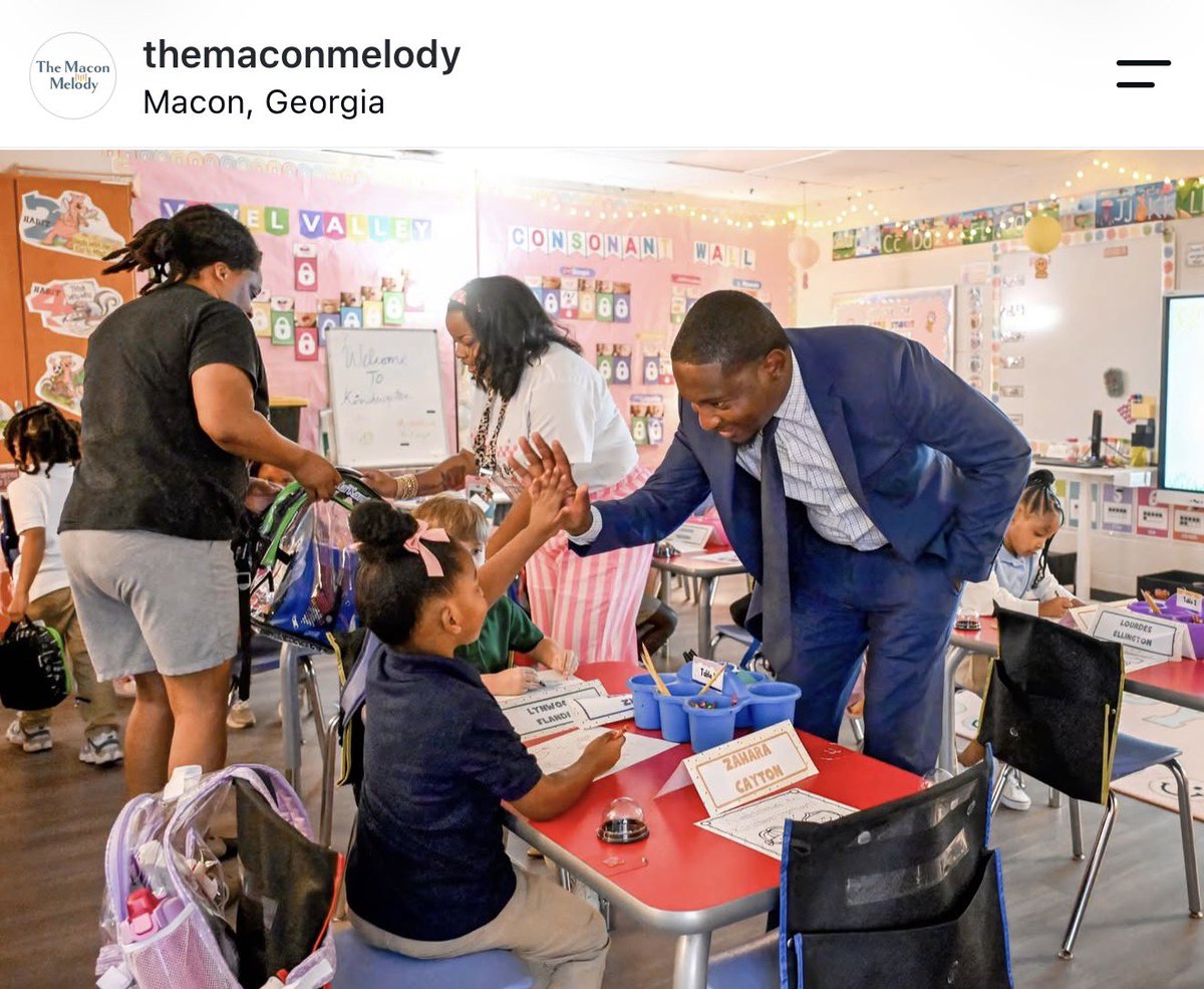 BibbSchools's tweet photo. First day of school photos at Heritage Elementary by @midgakillrfotog for Macon Melody! #Built4Bibb https://t.co/vOzgP1OuKu